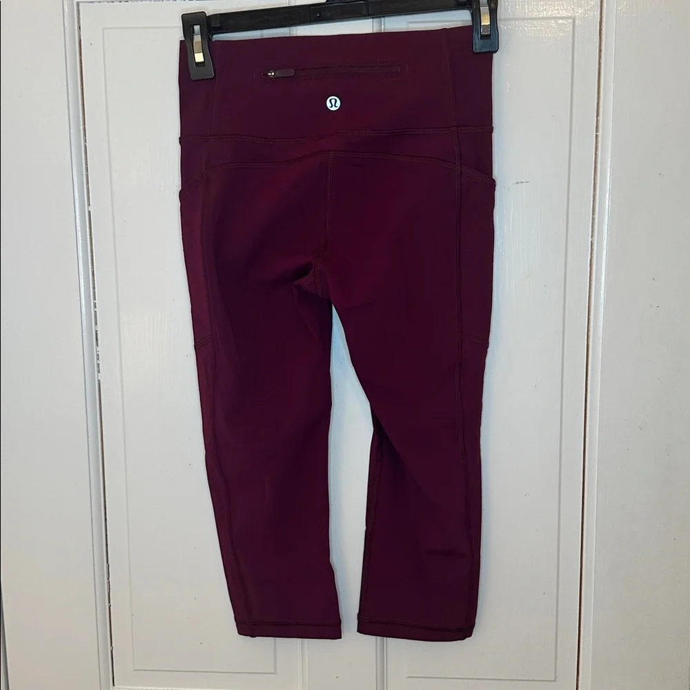 Lululemon Eggplant High-Waisted Cropped Leggings size 4‎ EUC